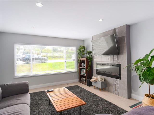 4 N WARWICK AVENUE, BURNABY NORTH 12