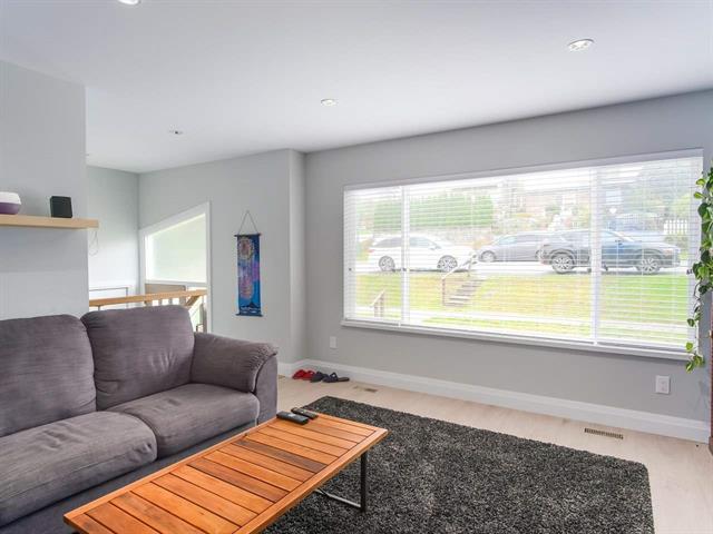 4 N WARWICK AVENUE, BURNABY NORTH 11
