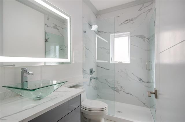 5276 MCKEE STREET, BURNABY SOUTH 9