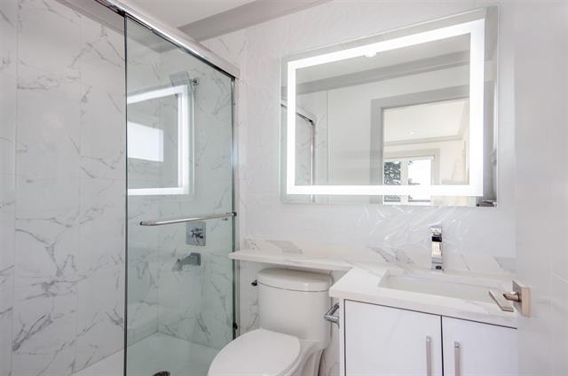 5276 MCKEE STREET, BURNABY SOUTH 5