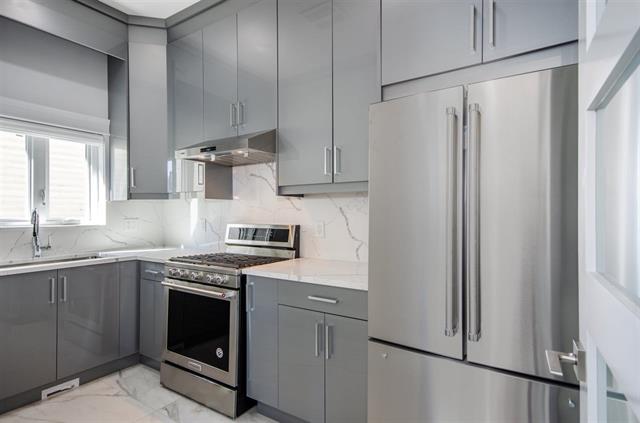 5276 MCKEE STREET, BURNABY SOUTH 12