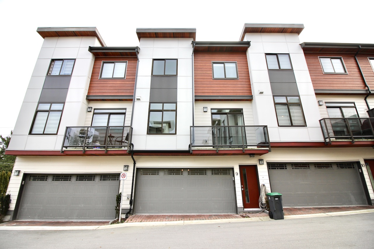 9-15885 16 Avenue 20