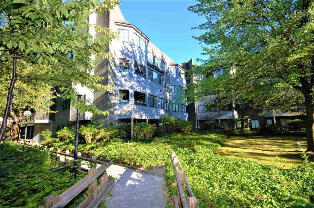 Brookside Court | 9880 Manchester Drive