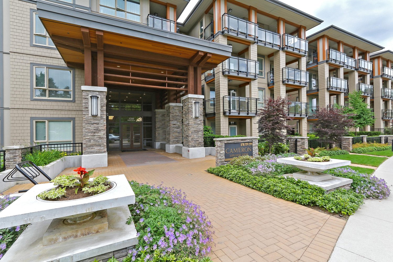 Cameron | 3399 Noel Dr 2