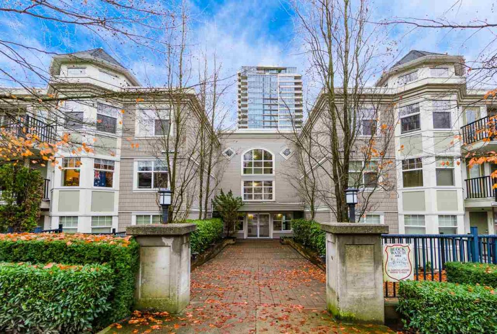 Ashbury | 7038 21 Ave