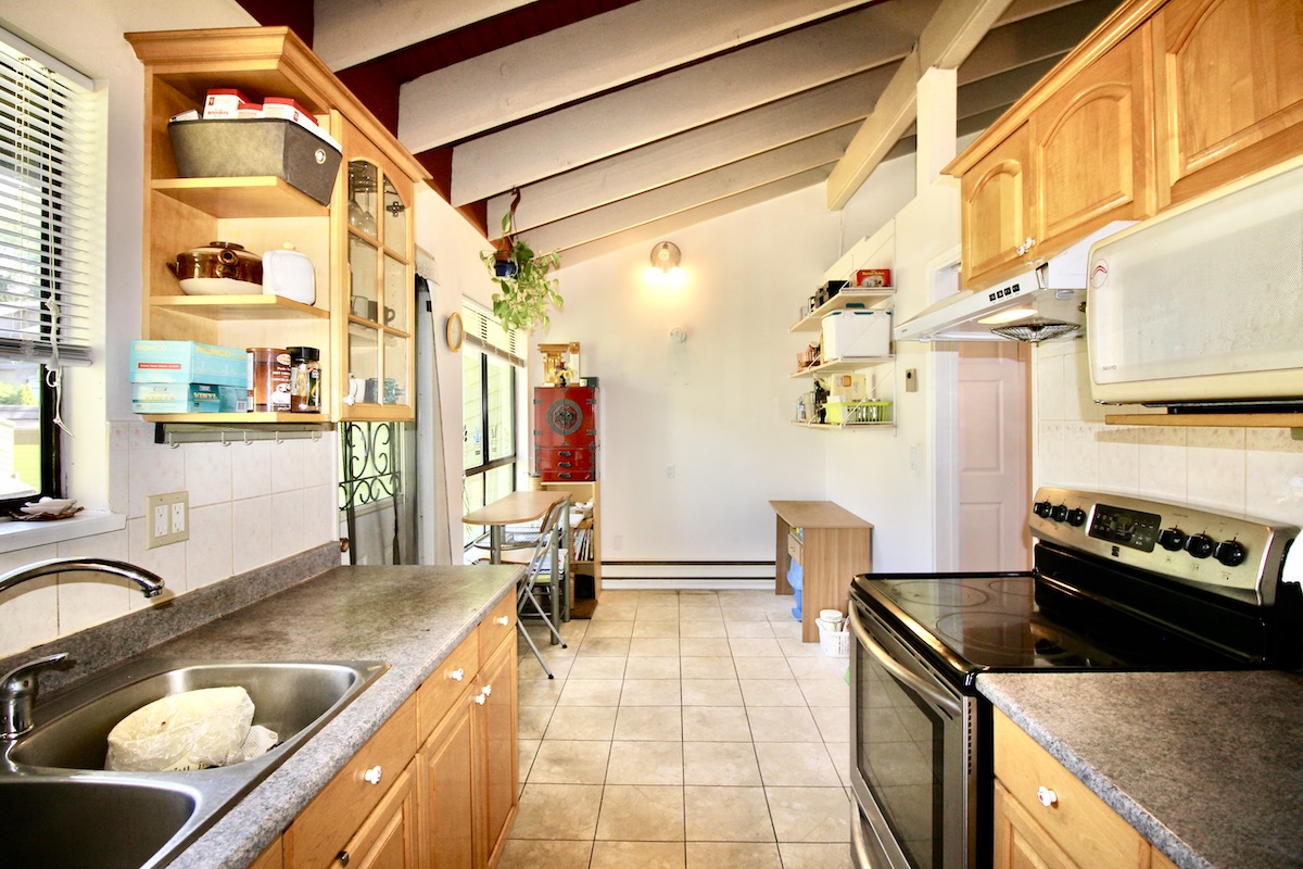 2690 Kingsford Ave, Burnaby 8