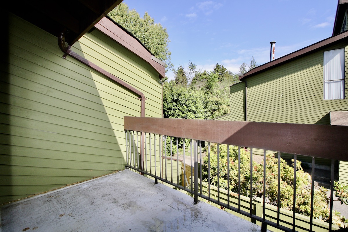 2690 Kingsford Ave, Burnaby 10