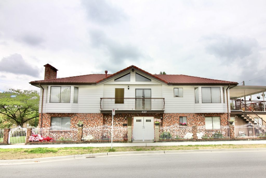 683 Gilmore Ave, Burnaby
