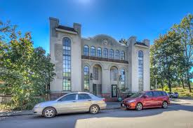 Alexander Court | 700 East Pender St