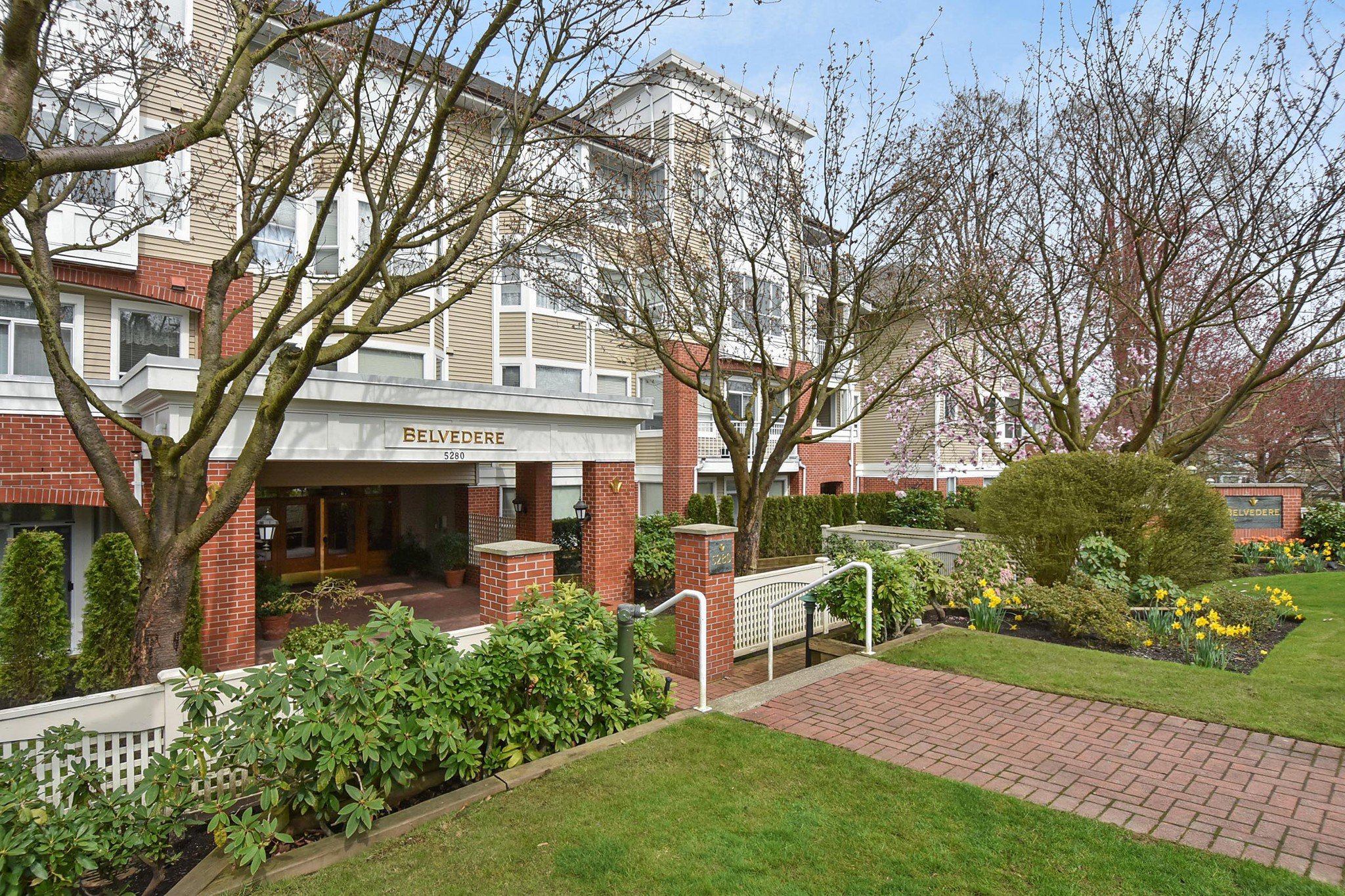 Belvedere | 5280 Oakmount Cres 3