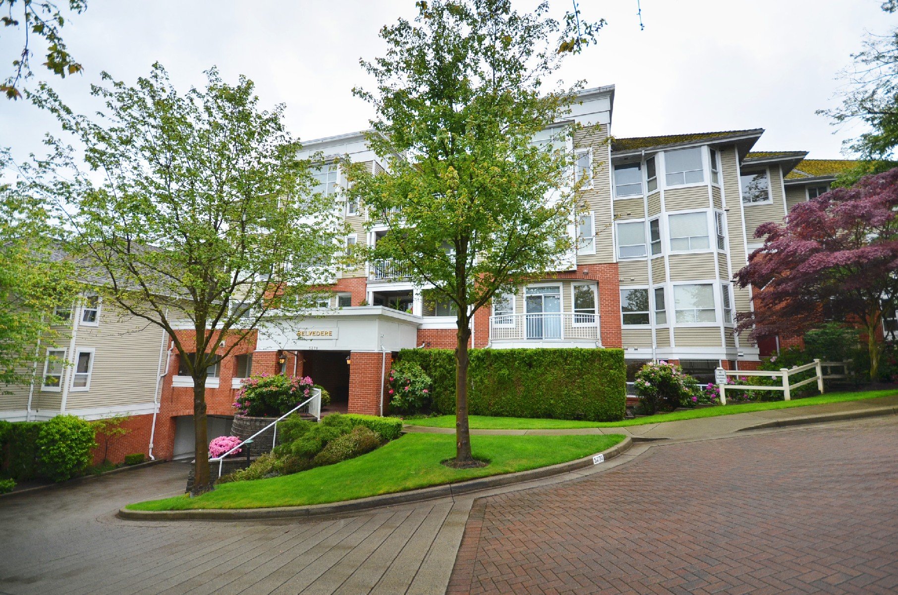 Belvedere | 5280 Oakmount Cres