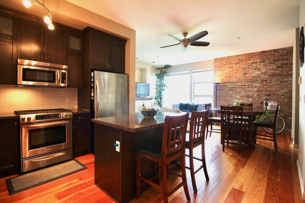 304 240 Salter St, New Westminster