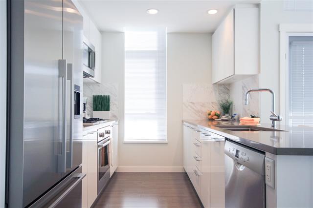 402 3263 Pierview Cres, Vancouver 2