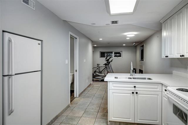 484 Midvale St, Coquitlam 18