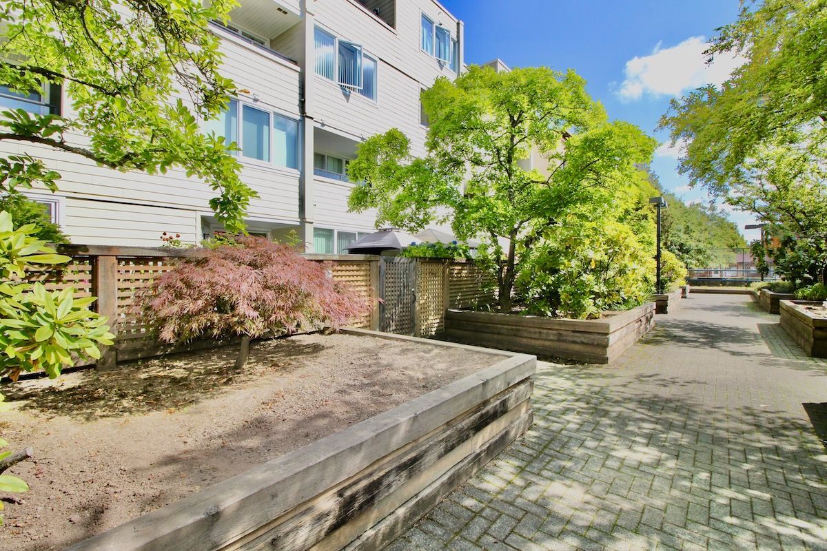3952 Hasting St, Burnaby 36