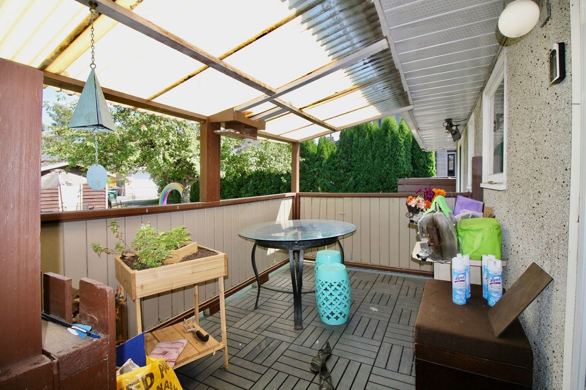 6467 Parkcrest Dr, Burnaby 19