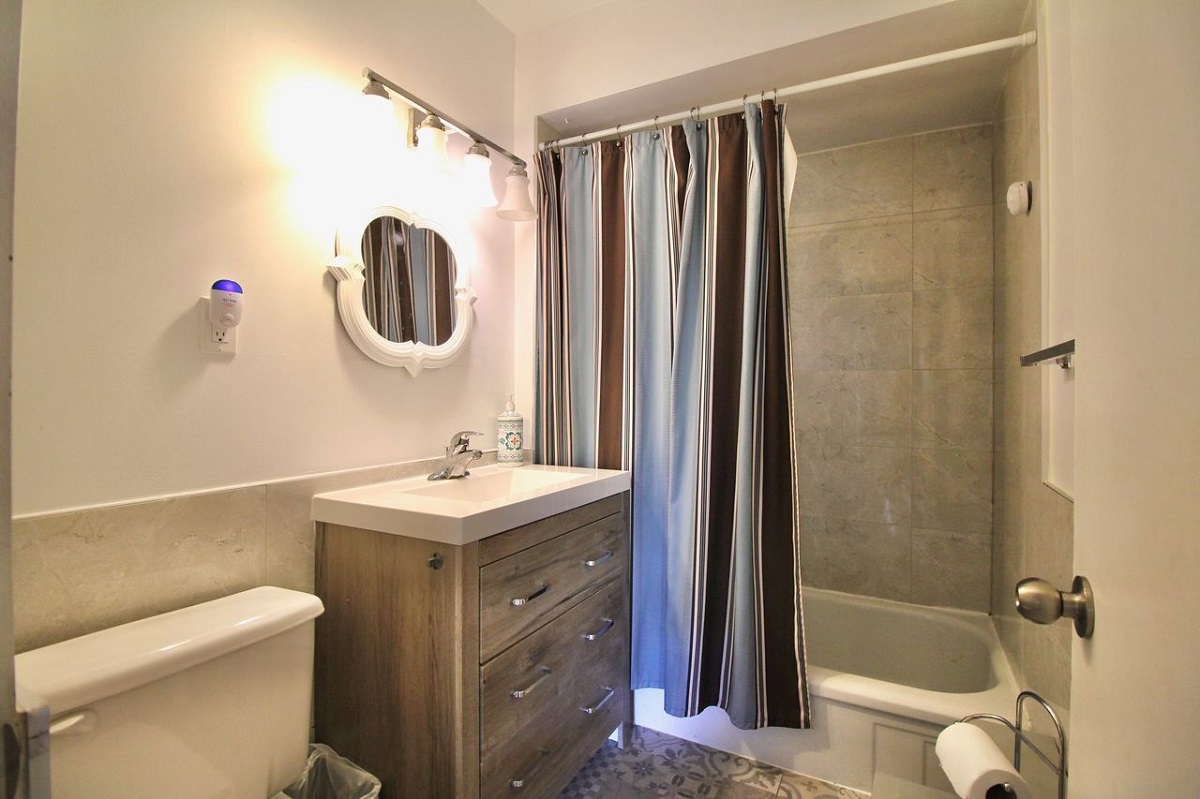 6467 Parkcrest Dr, Burnaby 16