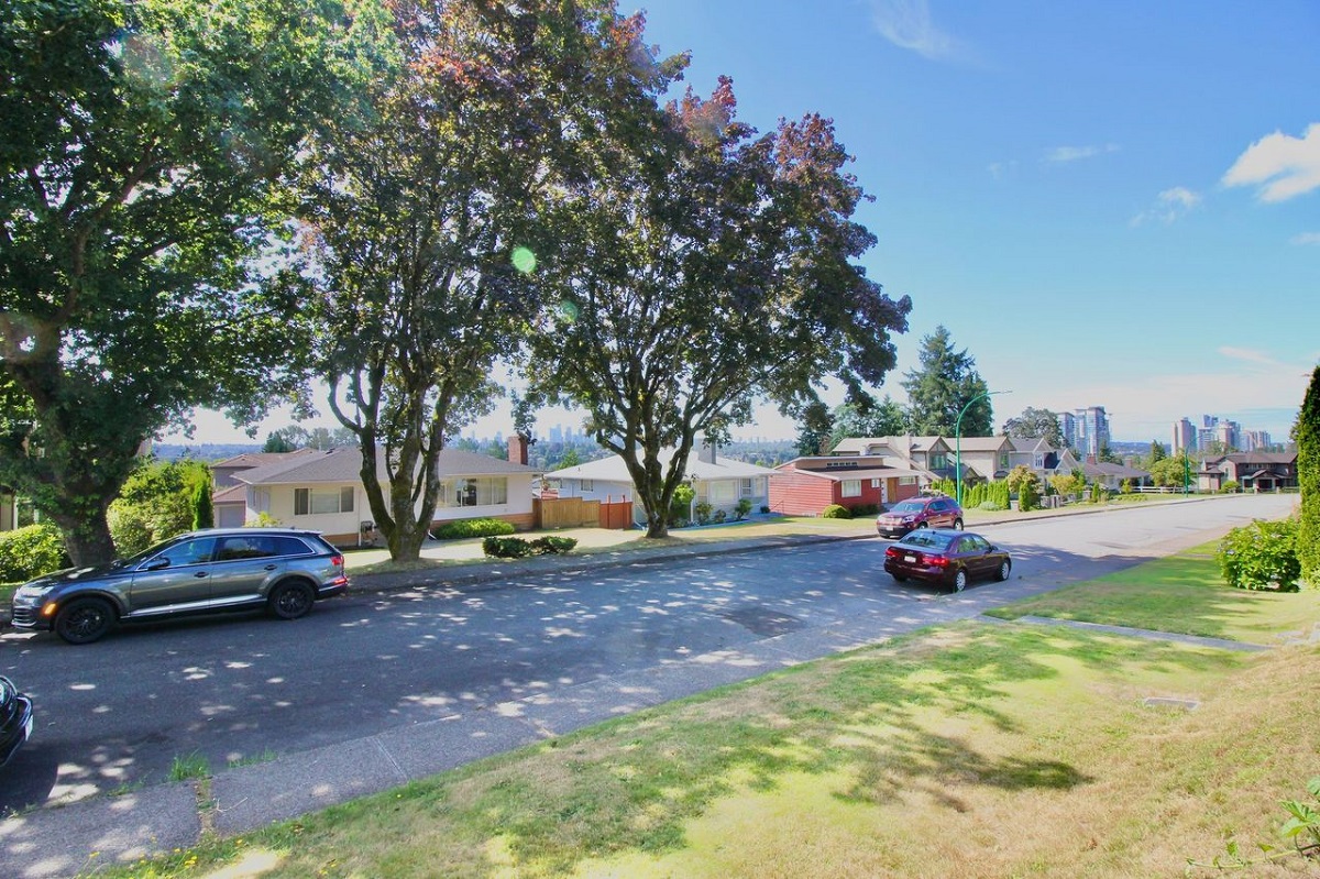 6467 Parkcrest Dr, Burnaby 32