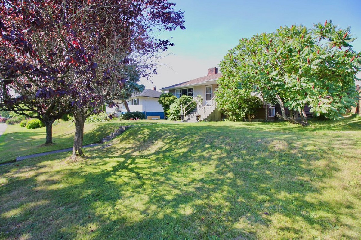 6467 Parkcrest Dr, Burnaby 33