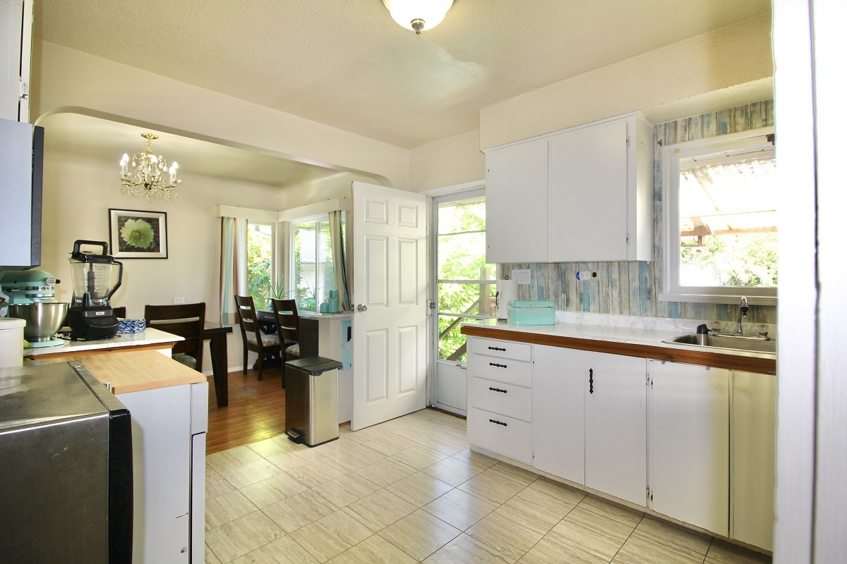 6467 Parkcrest Dr, Burnaby 11