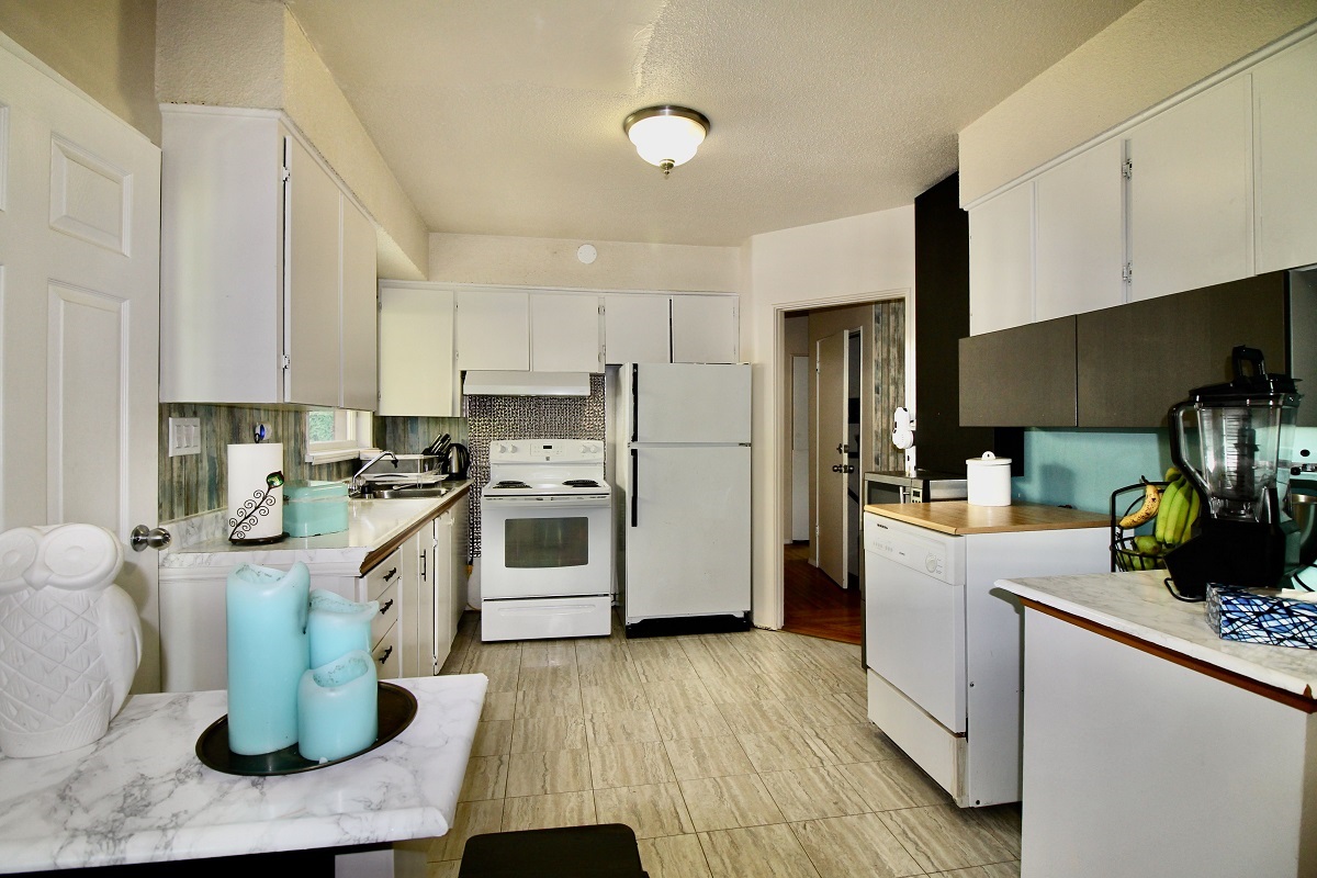 6467 Parkcrest Dr, Burnaby 12