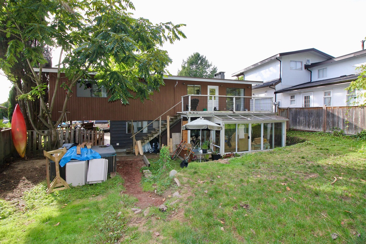6585 Parkdale Drive, Burnaby 25