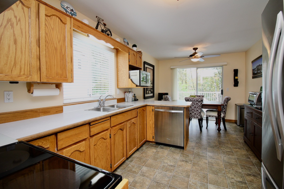 11475 Wellington Crescent, Surrey 13