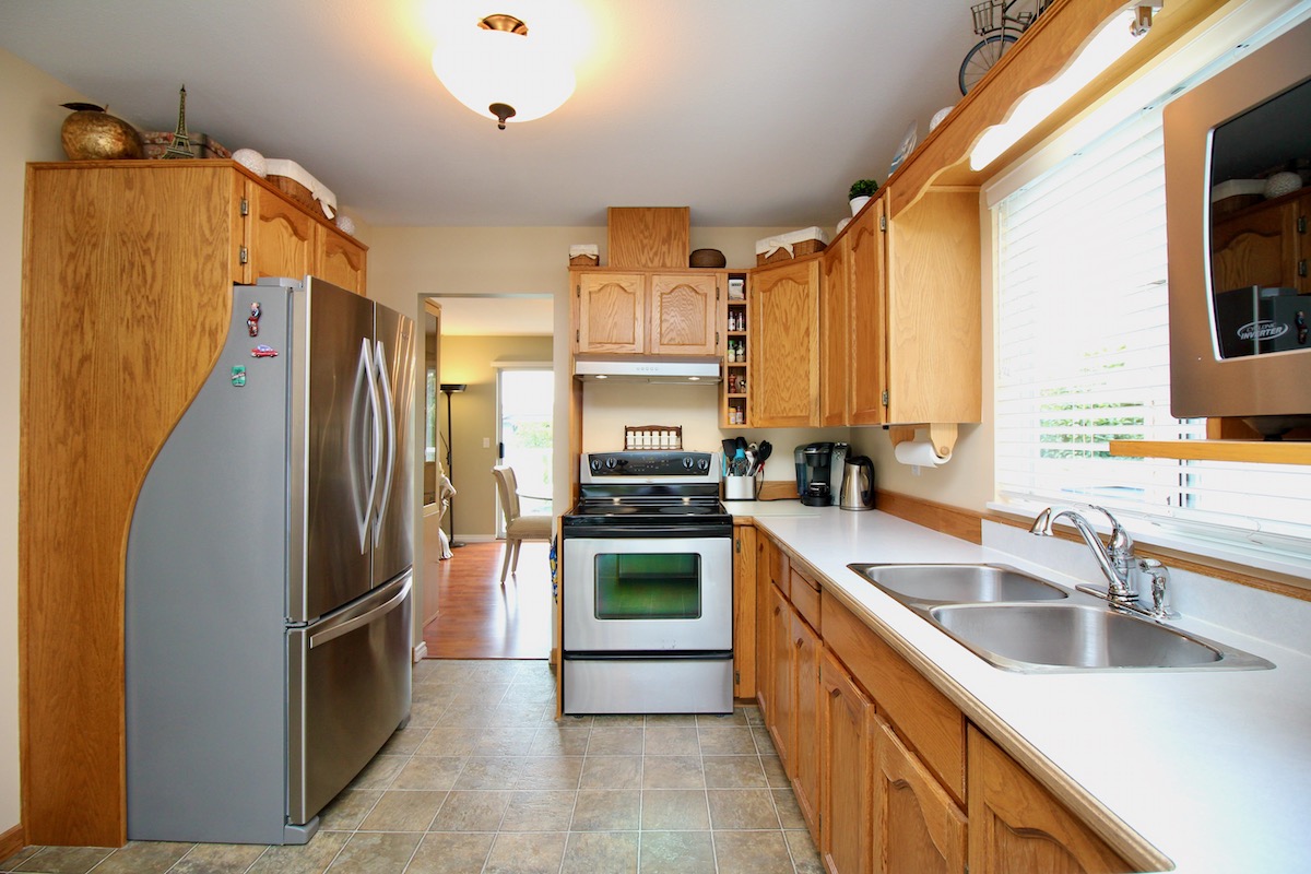 11475 Wellington Crescent, Surrey 15
