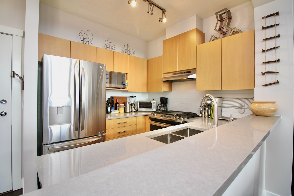 411 9329 University Crescent, Burnaby 13