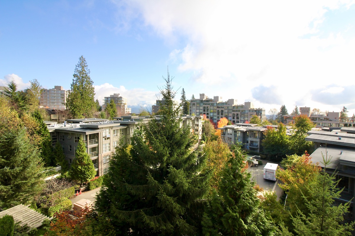 411 9329 University Crescent, Burnaby 31