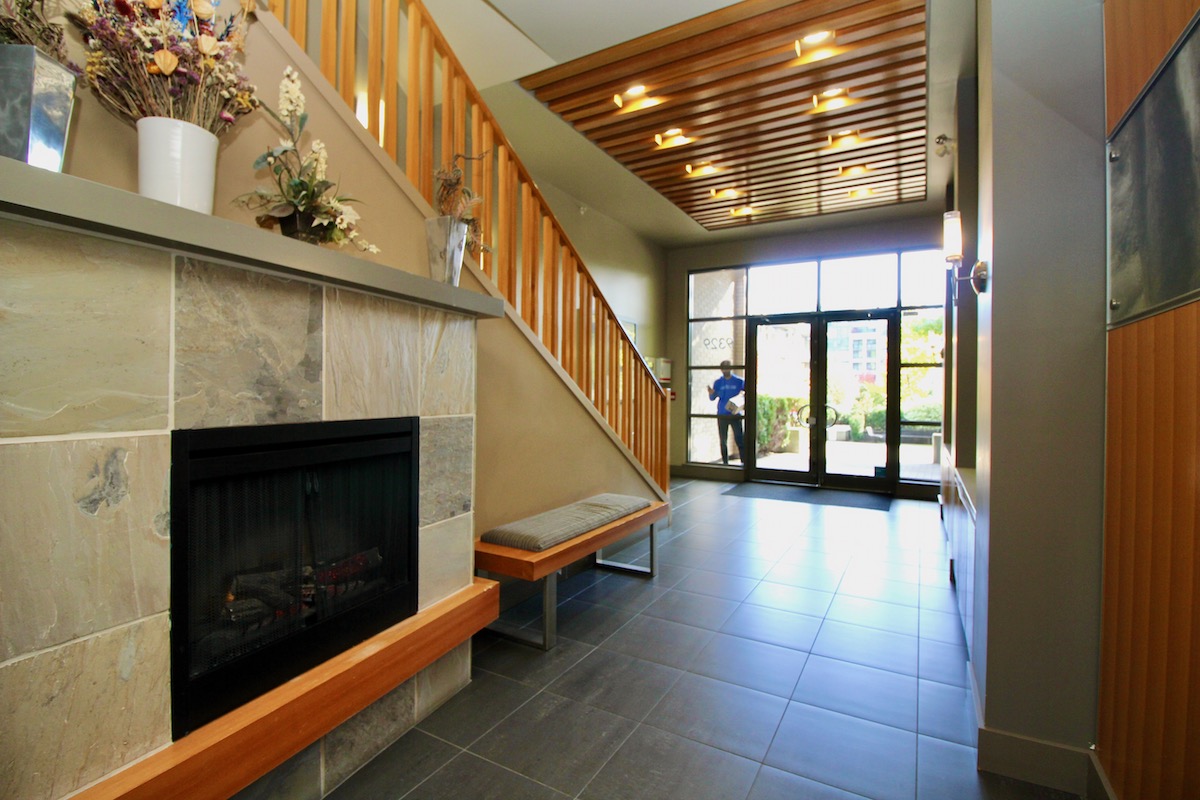 411 9329 University Crescent, Burnaby 34