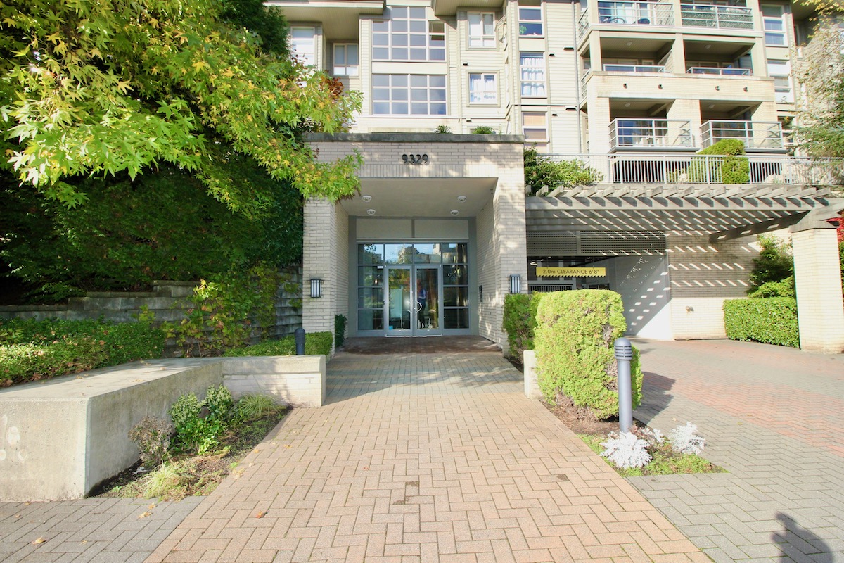 411 9329 University Crescent, Burnaby 36