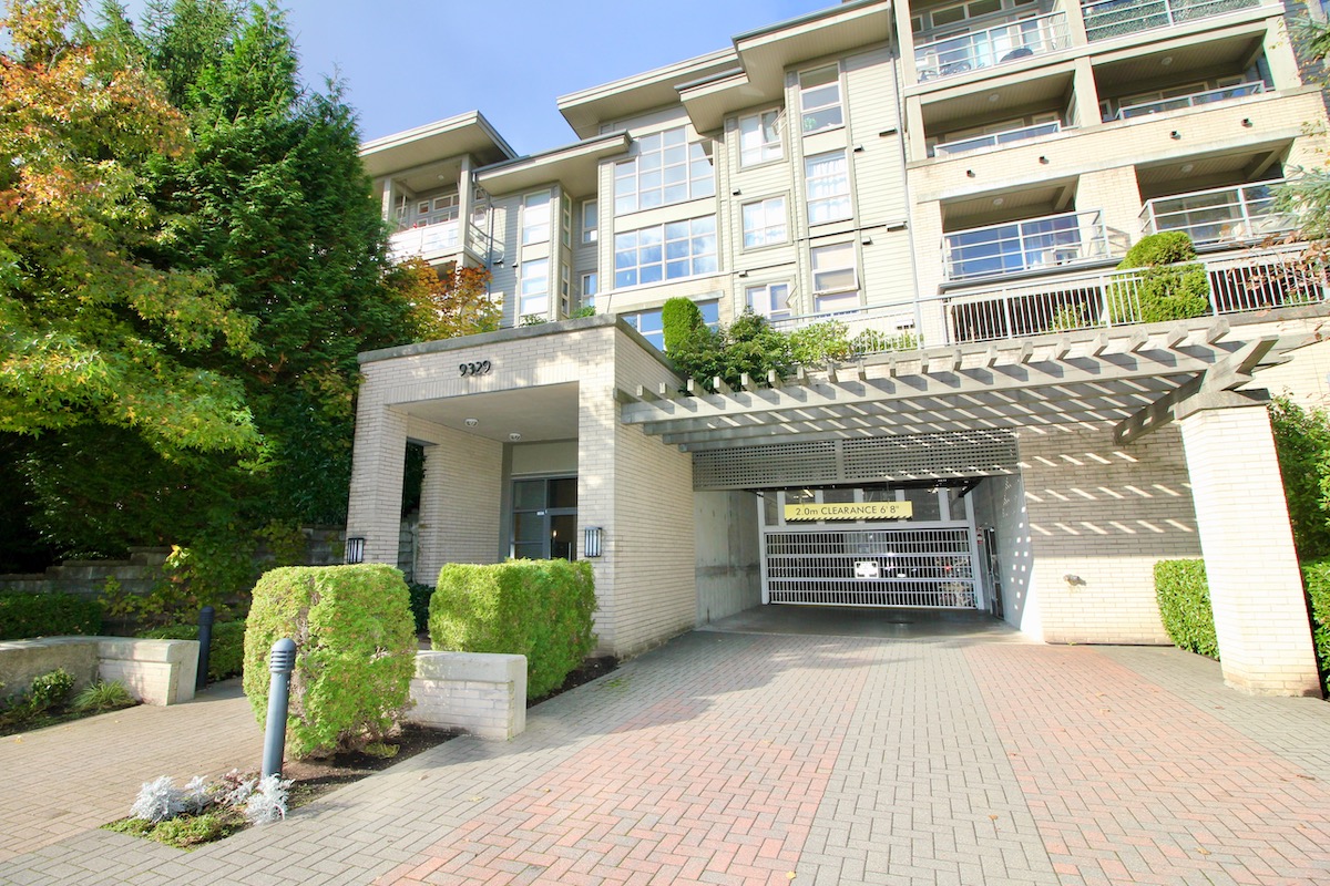 411 9329 University Crescent, Burnaby 37