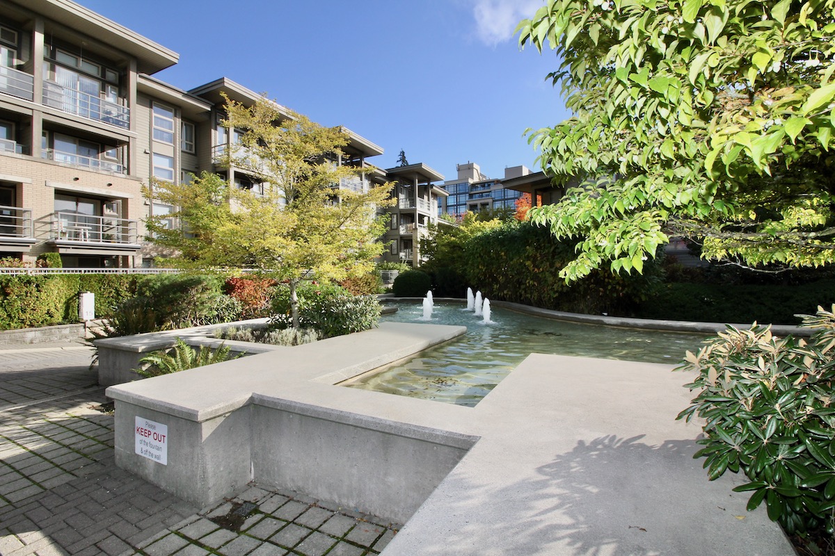 411 9329 University Crescent, Burnaby 38