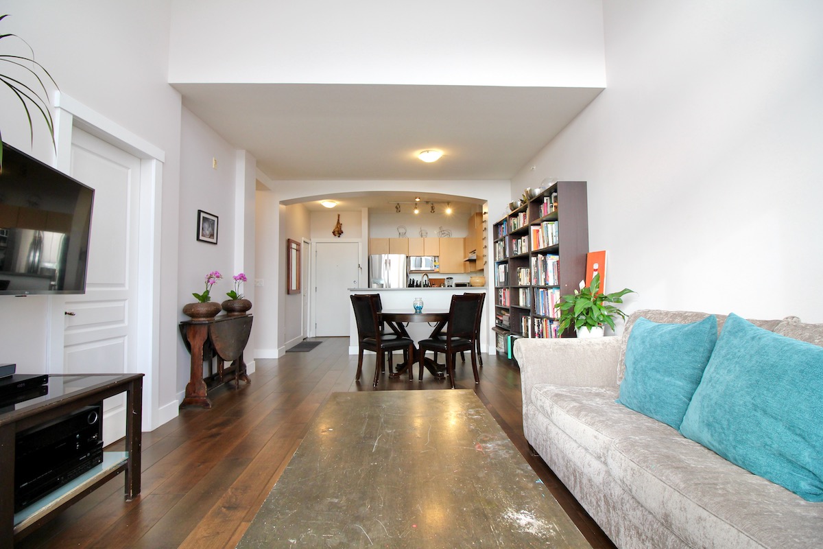 411 9329 University Crescent, Burnaby 5