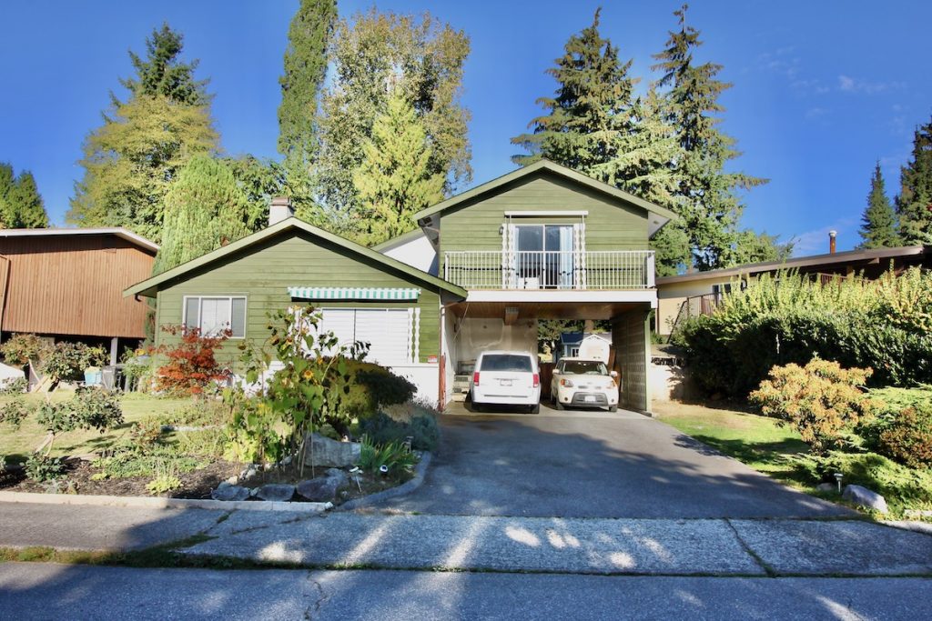 6589 Parkdale Dr, Burnaby