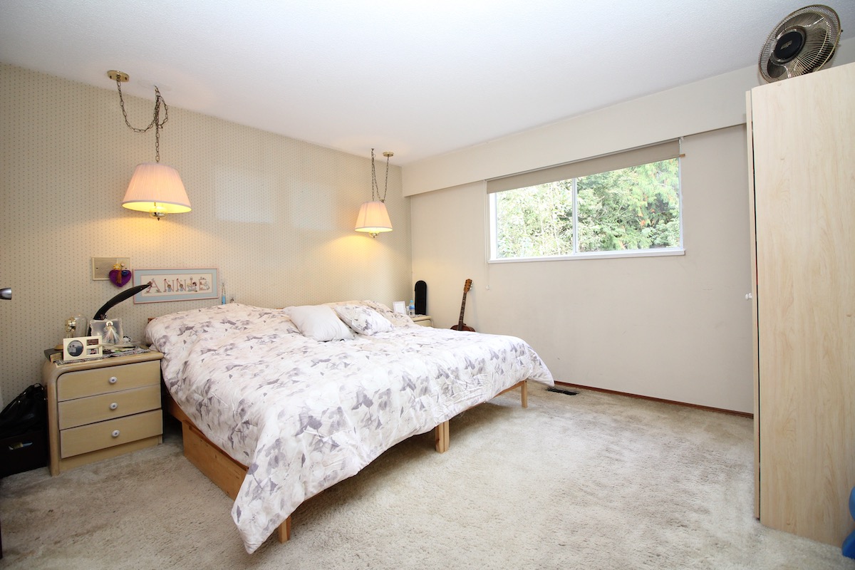 6589 Parkdale Dr, Burnaby 19