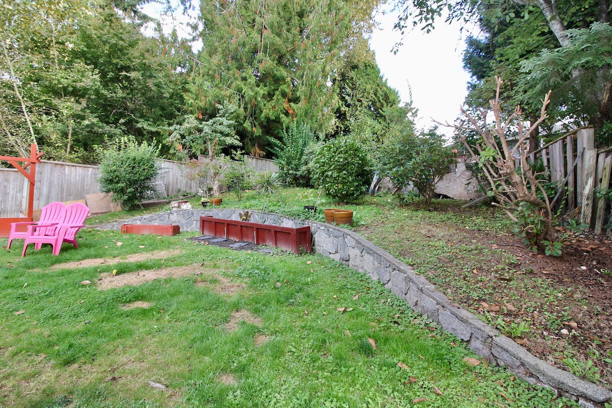 6589 Parkdale Dr, Burnaby 36