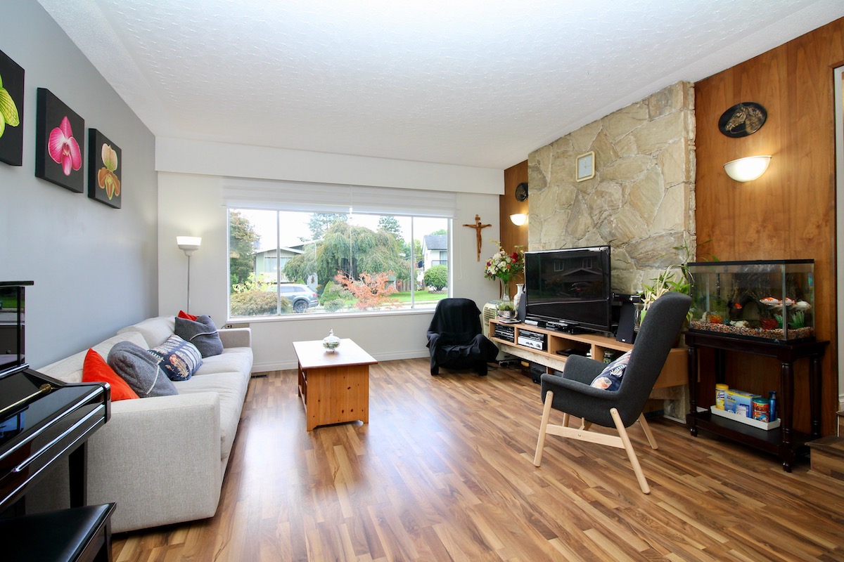 6589 Parkdale Dr, Burnaby 5