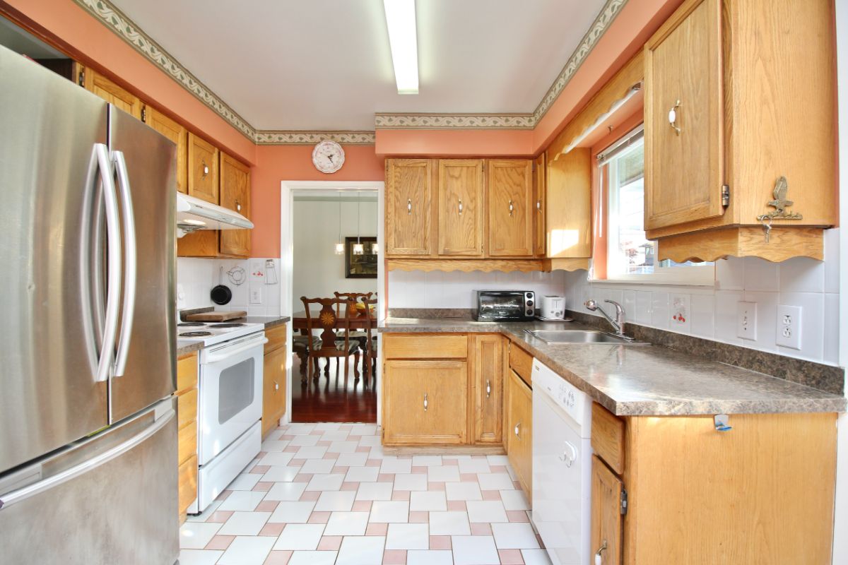 7116 Kitchener Street, Burnaby 12