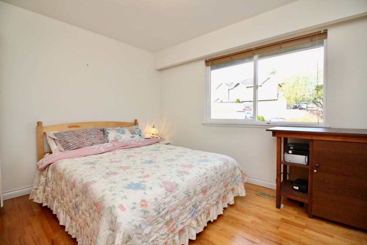 7116 Kitchener Street, Burnaby 16