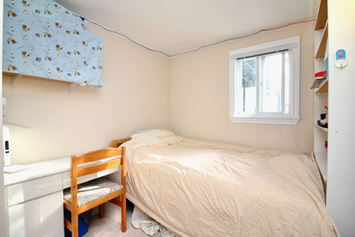 7116 Kitchener Street, Burnaby 26