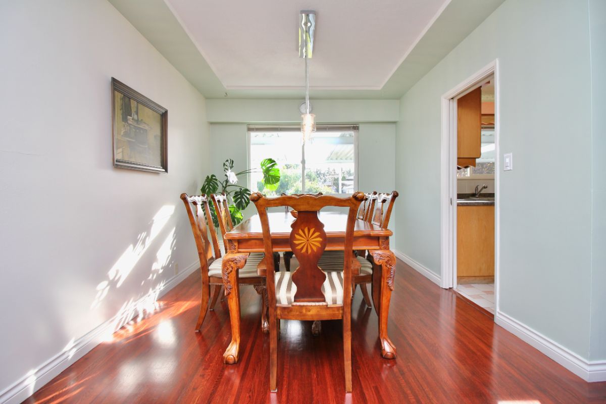 7116 Kitchener Street, Burnaby 9