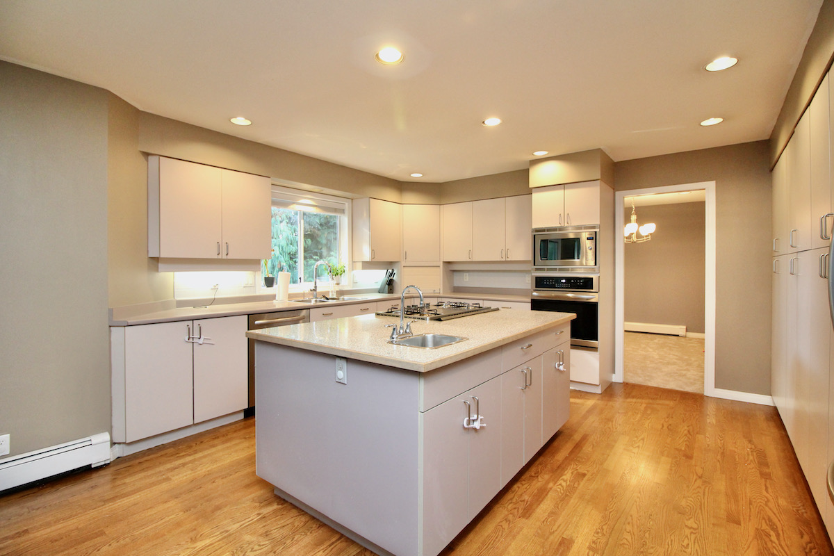 7980 Westlake St, Burnaby 11