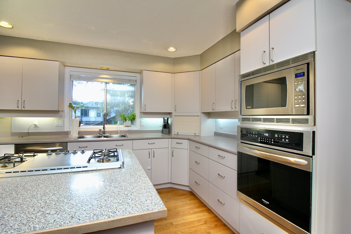 7980 Westlake St, Burnaby 12