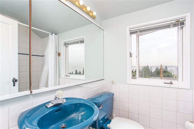 2258 Mathers Ave, West Vancouver 14