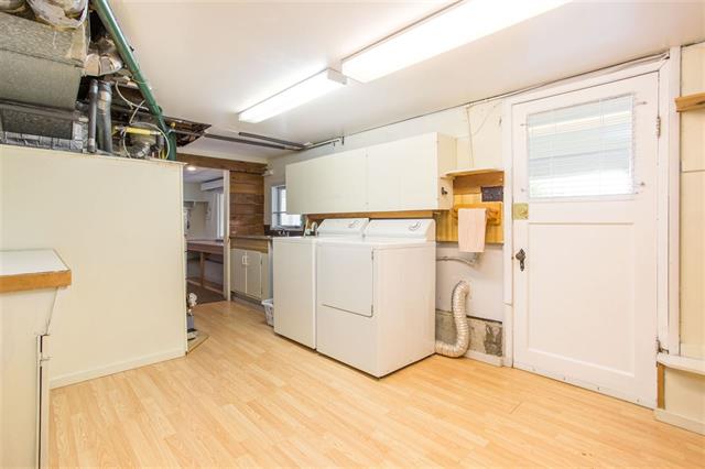 2258 Mathers Ave, West Vancouver 21