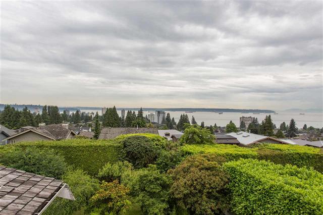 2258 Mathers Ave, West Vancouver 25
