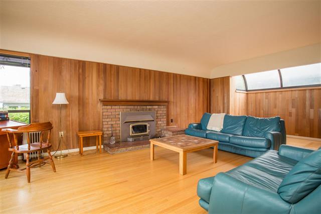 2258 Mathers Ave, West Vancouver 3