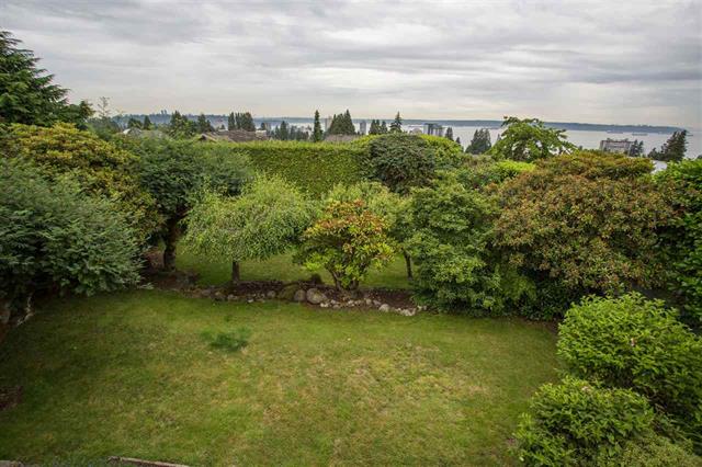 2258 Mathers Ave, West Vancouver 33